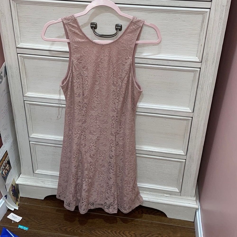 Dusty rose/light pink floral lace dress